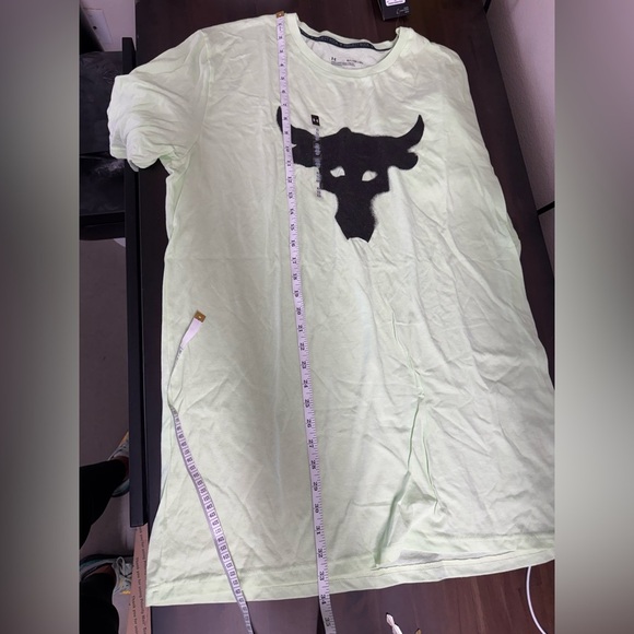 Under Armour Black and Green Short Sleeve Tee with Bold Graphic - Picture 5 of 5